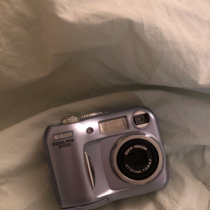 니콘 쿨픽스 2100 (박스+구성품 있음)