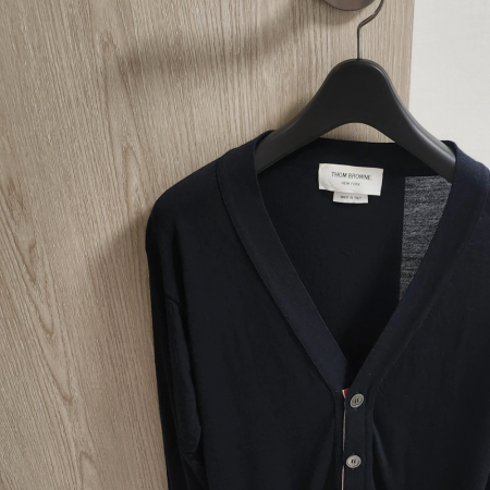 톰브라운 울 가디건 네이비 2사이즈 팔아요
