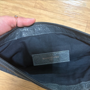 발렌시아가 클러치백