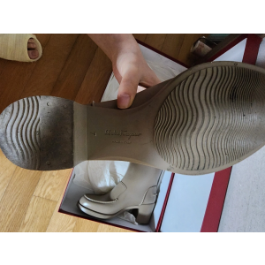 페라가모 레인부츠