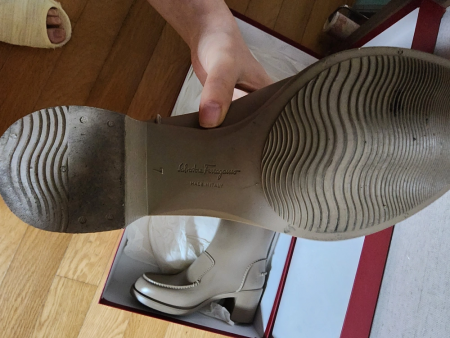 페라가모 레인부츠