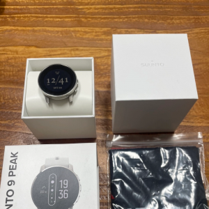 순토9 피크 티타늄 버치화이트