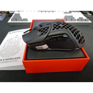 스틸시리즈 aerox5 무선 마우스 판매합니다.