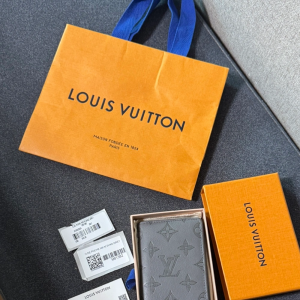 루이비통 쉐도우 오거나이저 카드지갑