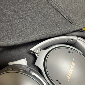 보스qc45 그레이 보유중인데 블랙으로 교환 구해요