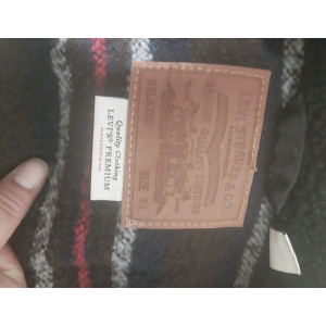 리바이스 다크그레이 프리미엄 자켓팝니다.