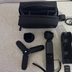 DJI오즈모포켓3 크리에이터콤보+기기워런티+샌디스크익스트림프로sd 512, 포켓스탠드, 보호필름 앞뒤(10만원가량)