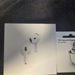 에어팟 4세대 노캔o 신지모루 케이스 세트 미개봉 판매합니다