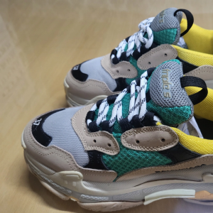 발렌시아가 트리플S 스니커즈 37