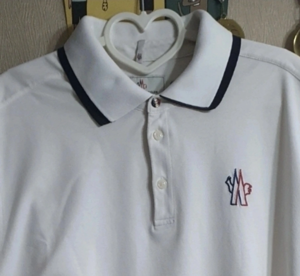 몽클레어 ej화이트 카라 반팔티 XXL