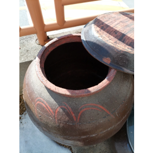 옛 된장 큰 항아리