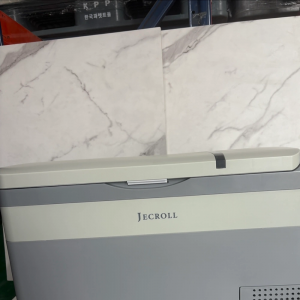 제크롤 캠핑용 냉장고 팝니다.