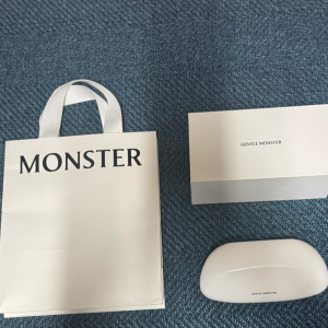 젠틀몬스터 에디 yiuA 블랙