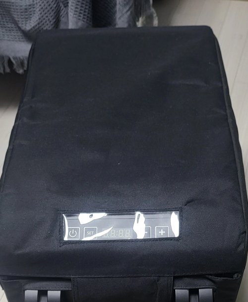 새제품 캠핑용 전기 아이스박스(40L) 판매합니다