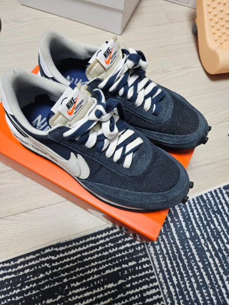 270 uty나이키 프라그 사카이 와플 팝니다