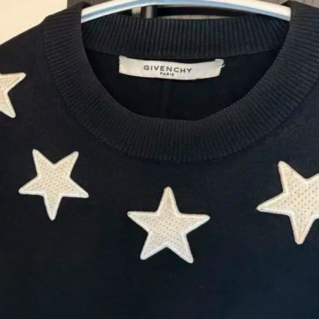 지방시 스타패치 맨투맨 tiM