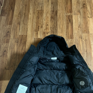 스톤 아일랜드 크링클랩스 패딩 mwk21fw