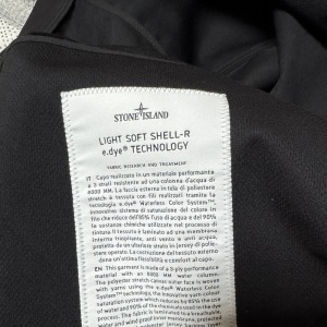 스톤 ex아일랜드 라이트 소프트 쉘 네이비 M