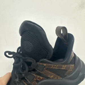 루이비통 정품 두번신은 px아치에요ㅜㅜ