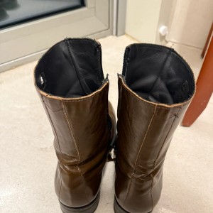 아워레가시 카미온 부츠 dam올리브 팝니다