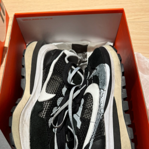 나이키 uip사카이 베이퍼와플 US9.5(275사이즈)