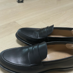 그라더스 로퍼01 블랙 260 bhj사이즈 판매 합니다.