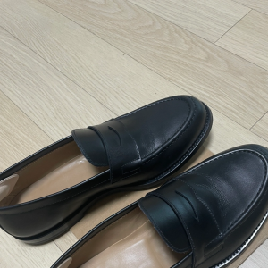 그라더스 로퍼01 블랙 260 bhj사이즈 판매 합니다.