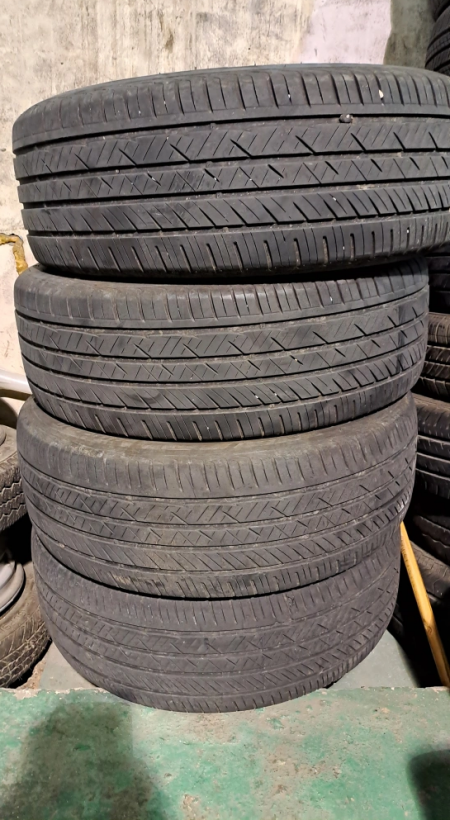 23555R19 중고타이어 팝니다 .(4개)