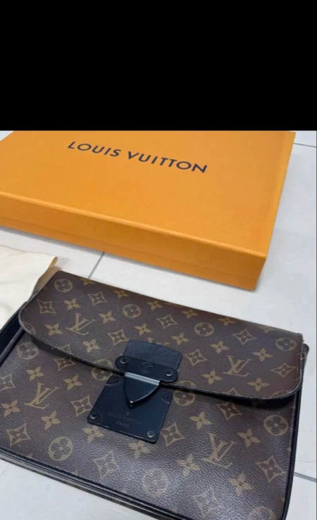 백화점판 bit 루이비통 S락a4파우치 클러치