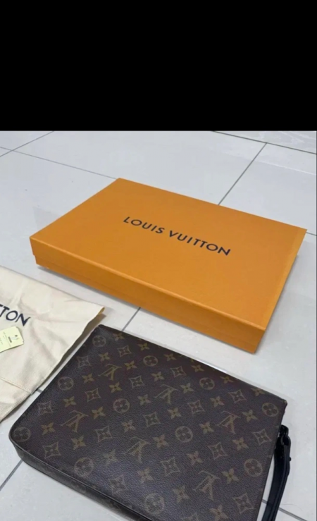 백화점판 bit 루이비통 S락a4파우치 클러치