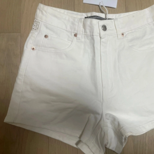 새상품 [Alexander Wang 알렉산더왕]화이트 데님 ve쇼츠 26(27)