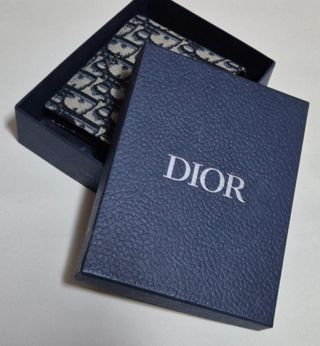 디올 올브리크 vp반지갑 판매합니다