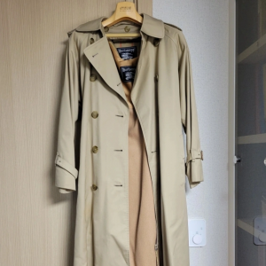 정품 버버리 ehb트렌치코트