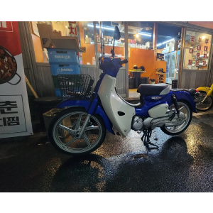 혼다 슈퍼 커브22년식 팝니다