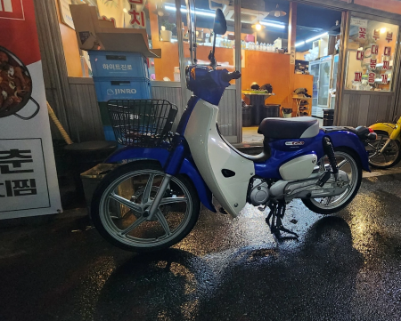 혼다 슈퍼 커브22년식 팝니다