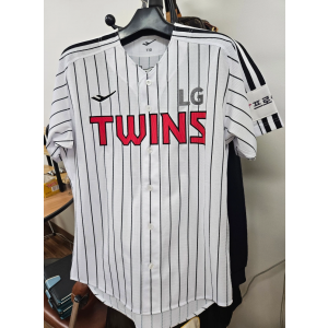 LG트윈스 어센틱 유니폼 110사이즈 7번 이영빈 자수마킹