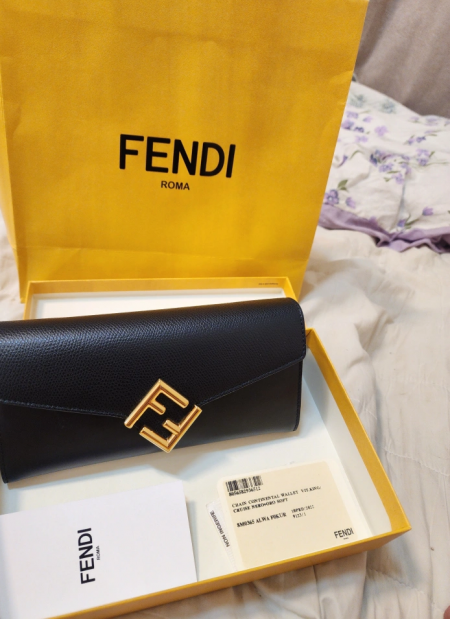 펜디 다이아몬드 체인 장지갑.상품 코드 8M0365ALV4F0