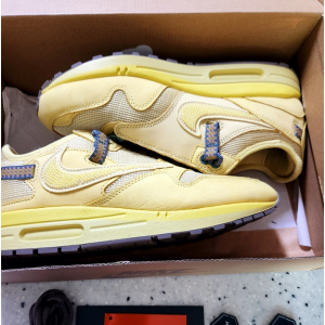 나이키x트래비스 스캇 wyr에어맥스1 캑터스 골드 265