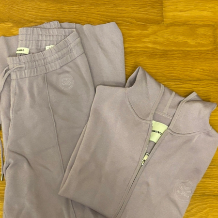 산드로 라벤더 트레이닝복 xzy세트