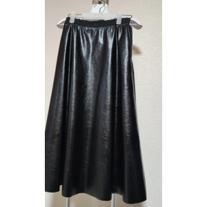 몽클레어 레더 yo스커트