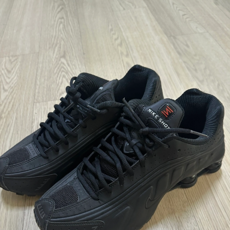 나이키 샥스 cnR4 거의 새상품