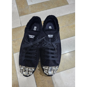 정품 미우미우 yy큐빅 털 스니커즈 235