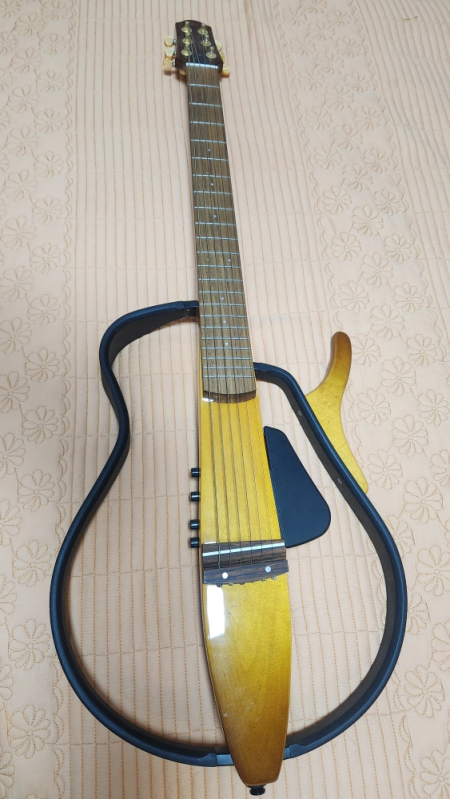 일렉트릭 기타 야마하 사일런트