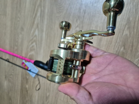 23오시아 콘퀘스트 201PG  윤성정품 낚시릴 팜